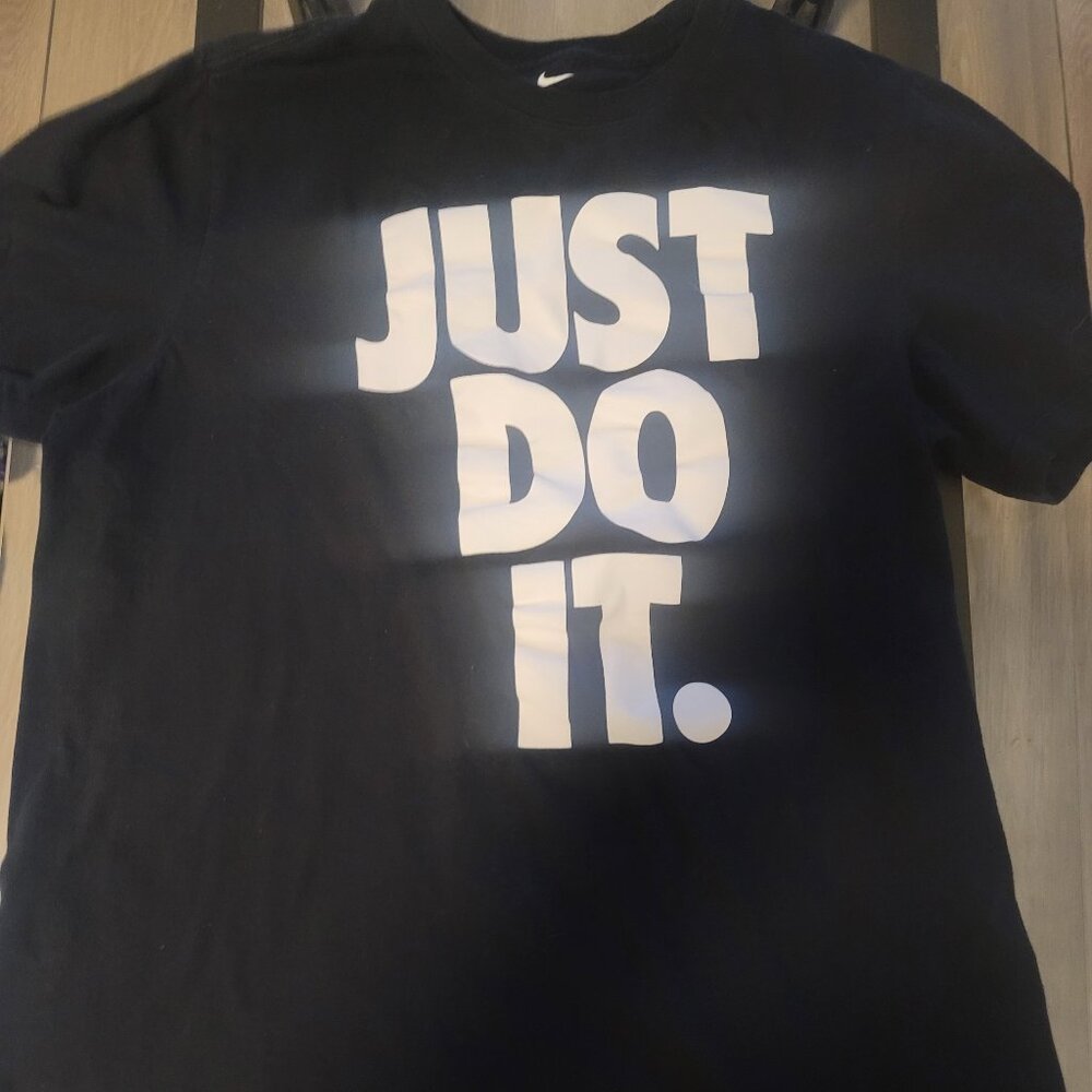 Nike Black & White Just Do It T-Shirt Size Large Pre-Owned Great Condition